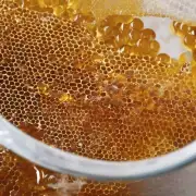 蜂蜜被压碎后为什么变成透明液体?